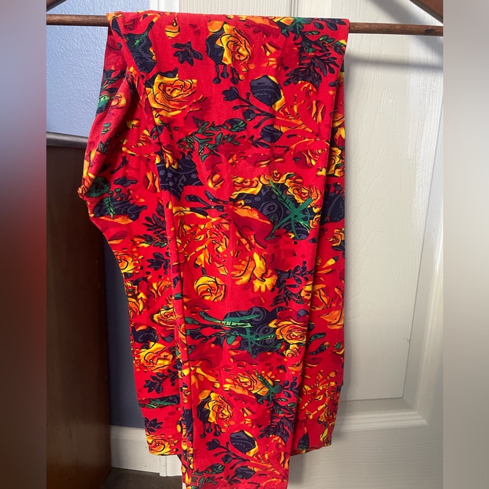 Floral leaves lularoe TC leggings